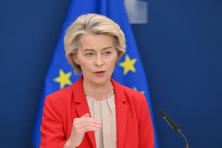 Zelenski i Ursula fon der Lajen tokom susreta u Briselu, jul 2025.