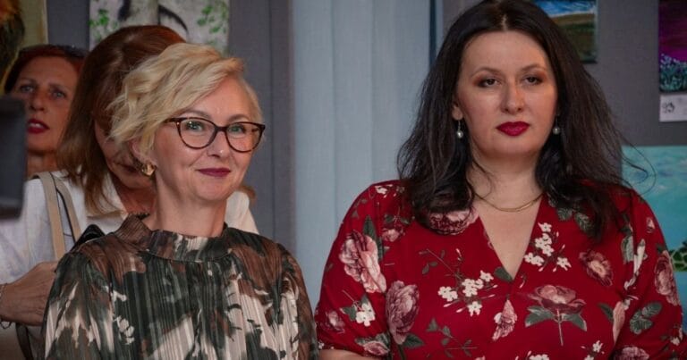 Ljiljana Mrmoš Petković, mentorka izložbe „Bljesak u oku žene“, avgust 2025