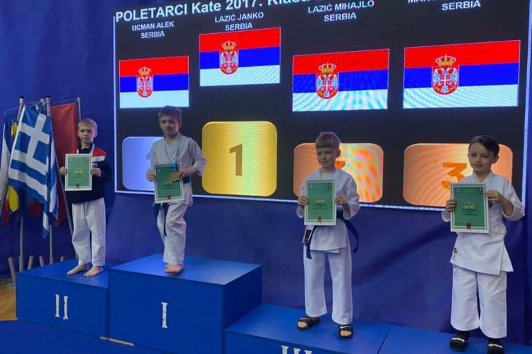Karate klub Cement medalje Zlatni pojas Čačak postolje