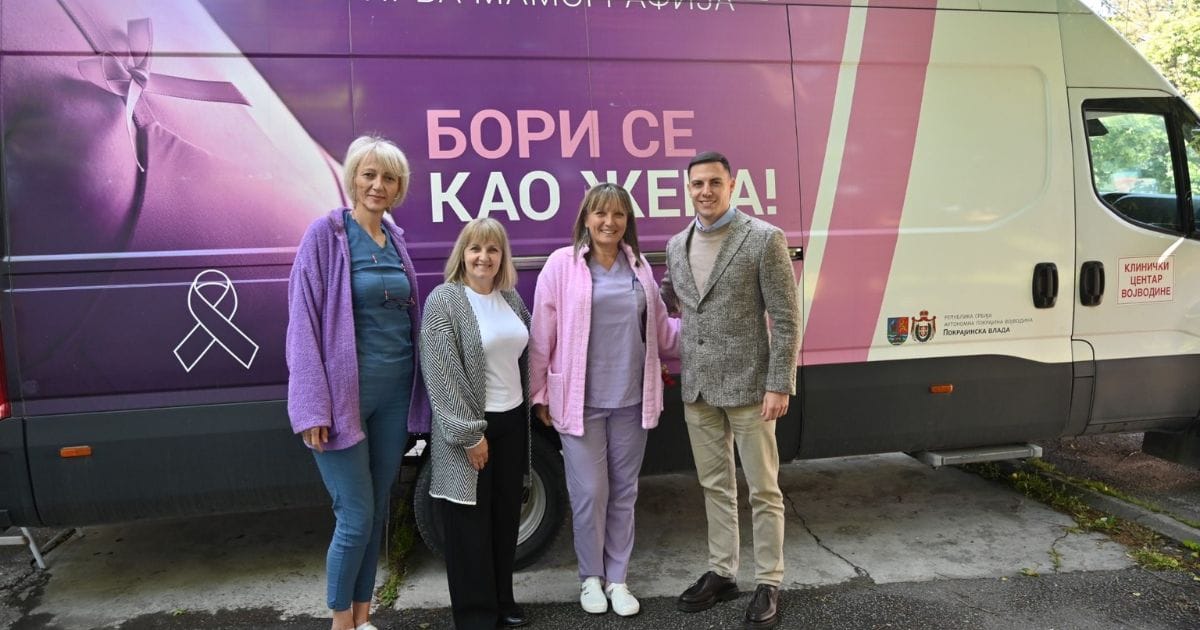 Mobilni mamograf u Beočinu ispred Doma zdravlja Dr Dušan Savić Doda tokom preventivnih pregleda dojki