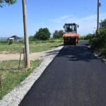 Asfaltirana Ulica Živojina Mišića u Rakovcu nakon završetka radova 2026