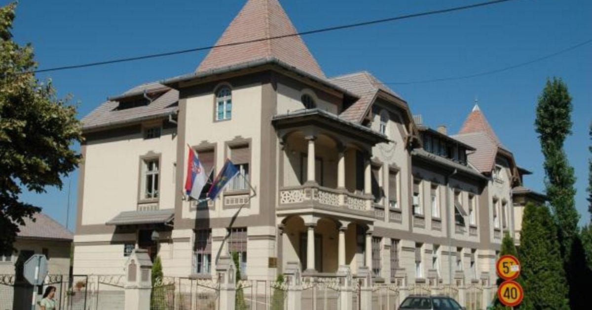 Zgrada Opštinske uprave Beočin, institucije nadležne za donošenje Plana kvaliteta vazduha i sprovođenje lokalnih politika zaštite životne sredine