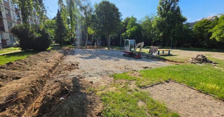 Početak radova na izgradnji novog dečijeg igrališta u Beočinu, jun 202