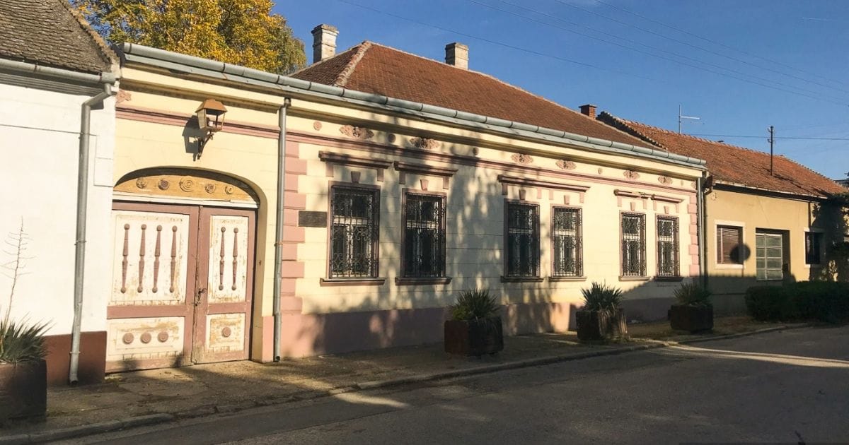 Zavičajni muzej u Čereviću, mesto održavanja manifestacije „Ulica Milenkova“ posvećene pesniku Jovanu Grčiću Milenku