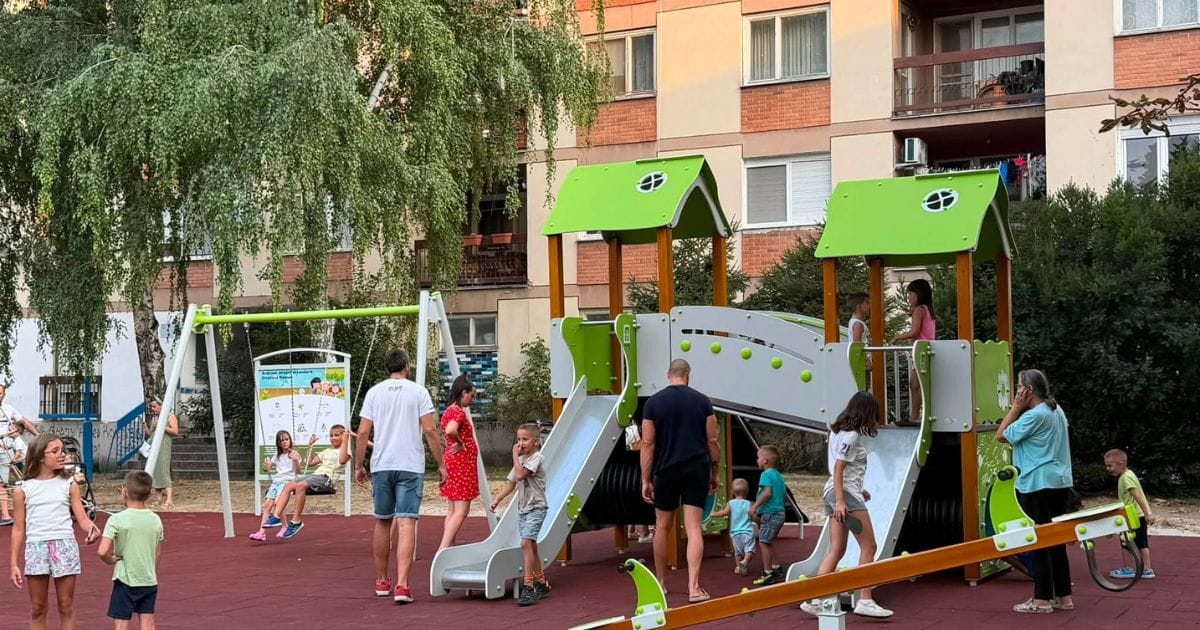 Novo dečije igralište u Parkiću u Kulama u centru Beočina