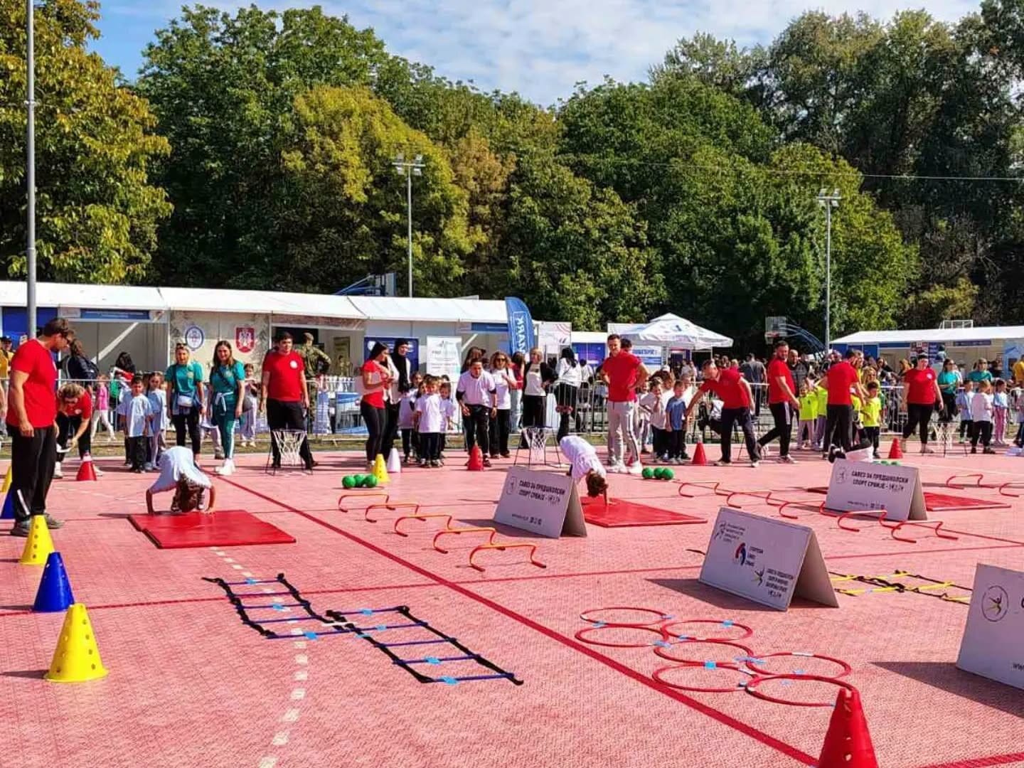 Sportski poligoni na finalu Lige malih šampiona na Adi Ciganliji — foto: Sava Vuković, Zorana Stojić, Goran Vještica i Vesna Tolimir Ižak