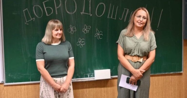 Svetlana Stanković i Biljana Janković na prijemu za 112 đaka prvaka u Beočinu
