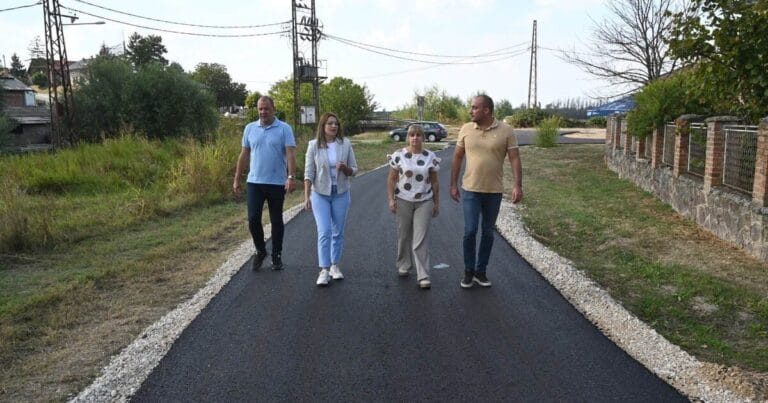 Rukovodstvo Opštine Beočin u obilasku novoasfaltirane ulice – foto: Opština Beočin