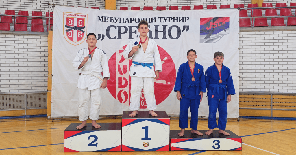 Petar Milinković sa srebrnom medaljom na turniru Srećno 2026 u Boru – foto: Sportski savez opštine Beočin